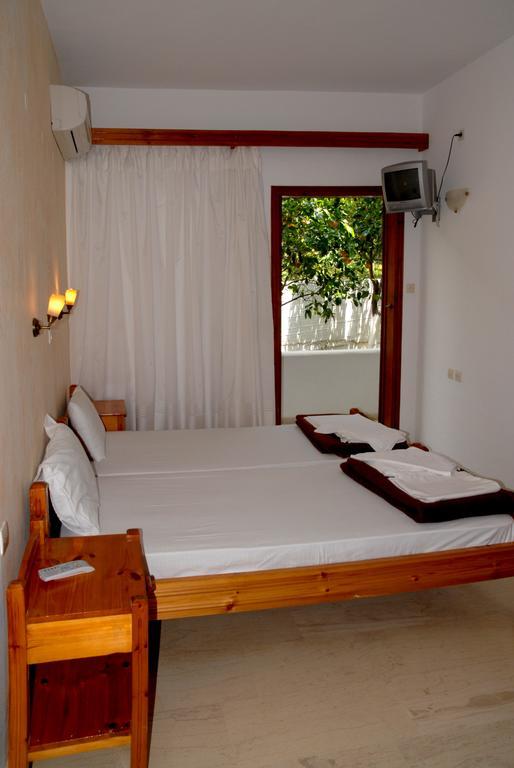 Pension Kyriakos Плакиас Экстерьер фото